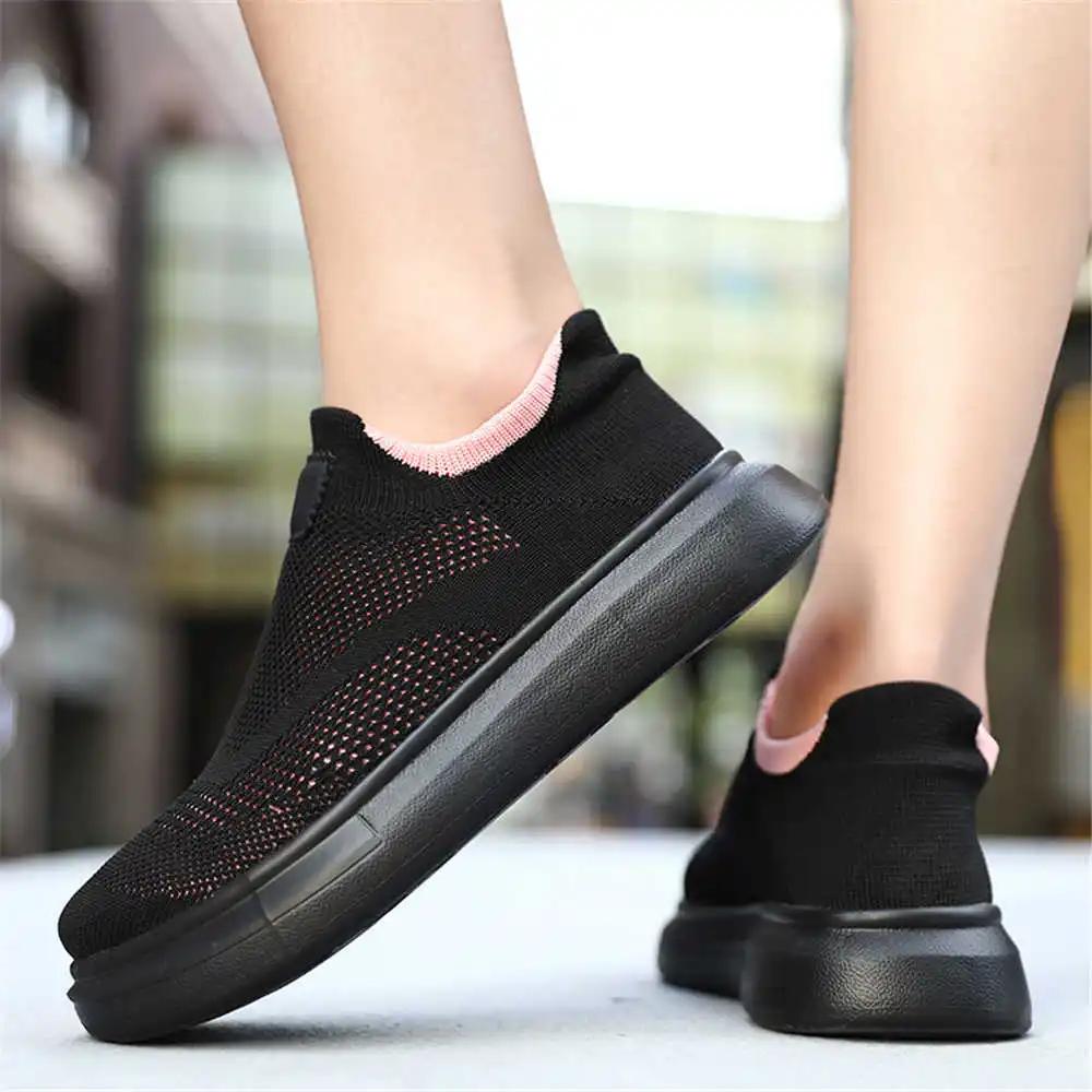 Calze con plateau scarpe marro - Best Tech Office Accessories recensione e prezzo